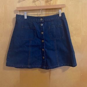 Denim mini skirt with pockets